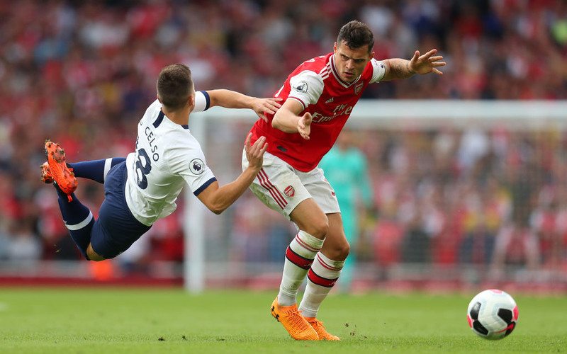 Arsenal fight for 2-2 draw with Tottenham