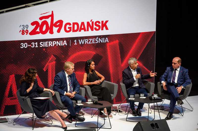 Prezydent Gdańska przeprosiła za nazwanie m.in. Sadiqa Khana "egzotycznymi gośćmi"