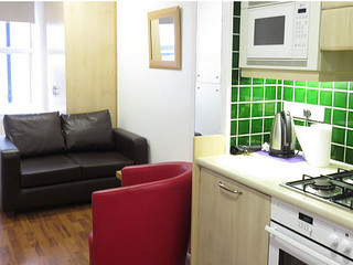 London flat the size of a bathroom let in 40 minutes