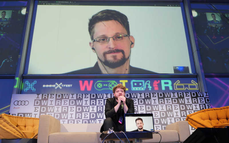 Edward Snowden still eying asylum in Germany