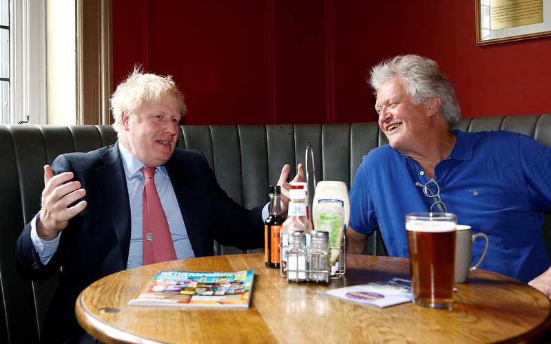 Przeciwnicy Brexitu bojkotują sieć pubów Wetherspoon