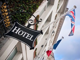 UK hotels 'worst in Europe for service'