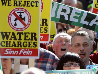 Tens of thousands march through Dublin to protest against water charges