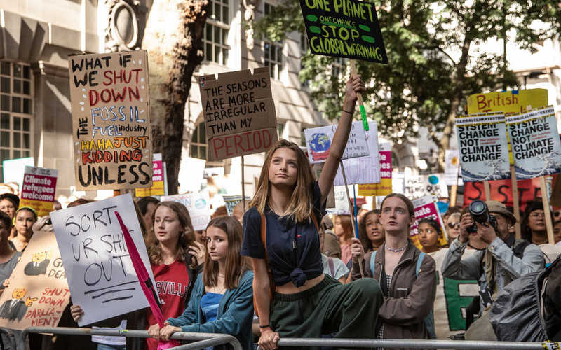 Młodzież na całym świecie protestuje na rzecz klimatu