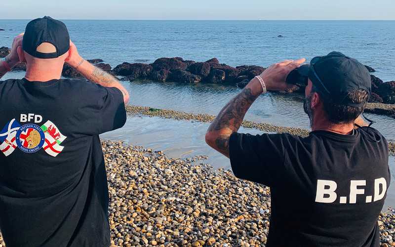 Far right Britain First patrolling beaches to "catch migrants"