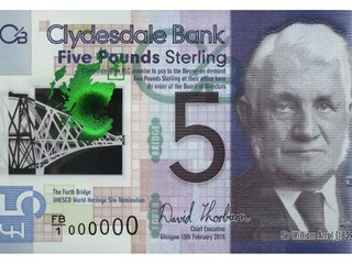 First plastic fiver in Britain in circulation