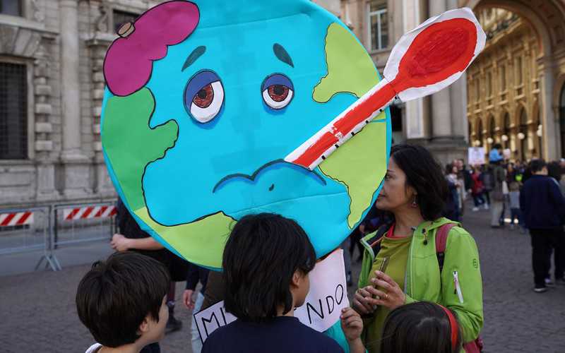 Strajk klimatyczny: Minister chce usprawiedliwiać nieobecności uczniów