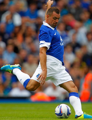 Injured Everton midfielder Darron Gibson withdraws from Ireland international 