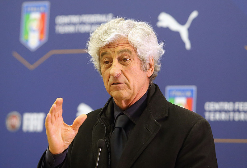 A well-known Italian football player became a coach at the age of ... 76 