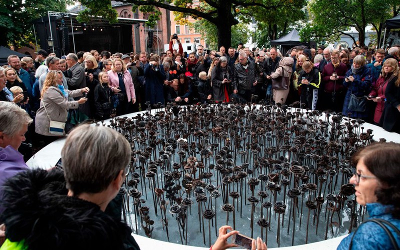 Norway: A monument was unveiled in honor of the victims of the attacks in Oslo and Utoya