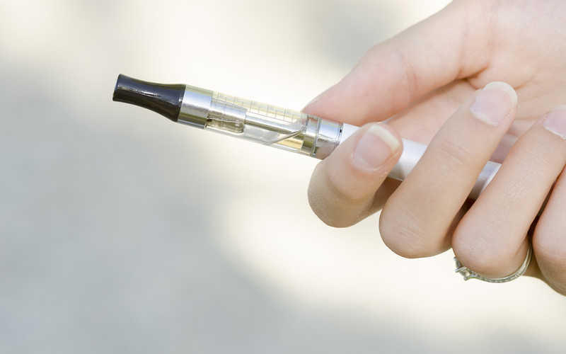 U e-palaczy w UK zdiagnozowano "ponad 200 problemów zdrowotnych"