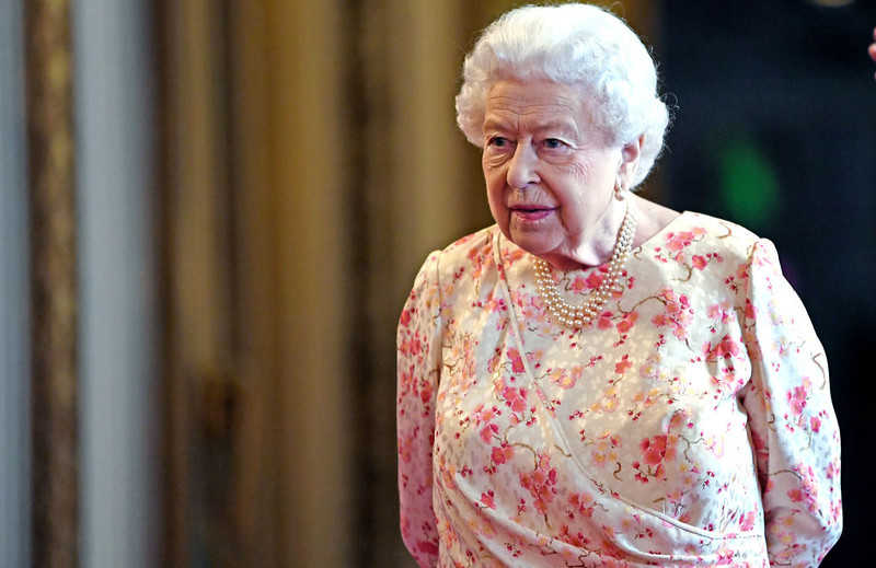 Królowa chciała zwolnić Johnsona? "Radziła się, jak może to zrobić"