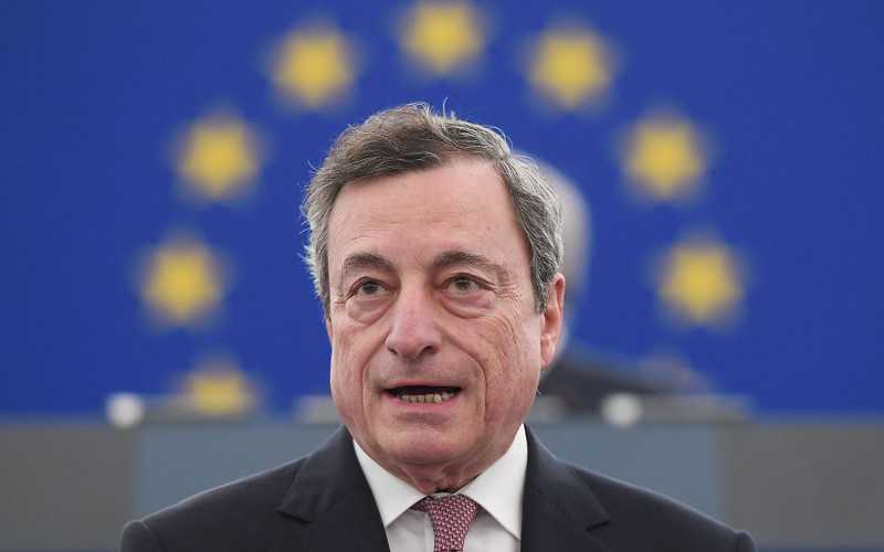 Draghi dla "FT": "Walka o uratowanie euro została wygrana"