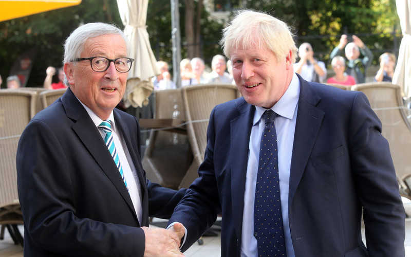 Juncker zadowolony z "determinacji" Johnsona