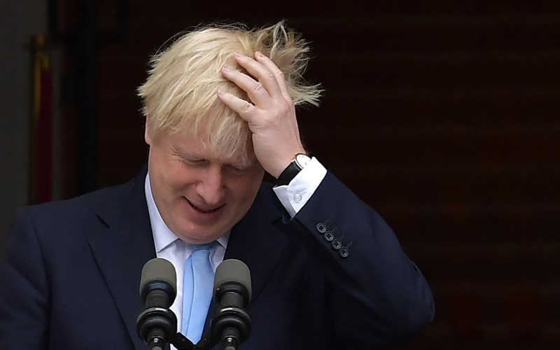 Boris Johnson "poprosi o kolejne opóźnienie Brexitu"