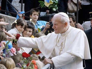 10. rocznica śmierci Jana Pawła II. Czy wciąż jest autorytetem?