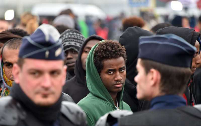 Germany's Horst Seehofer warns of 'refugee wave' bigger than 2015