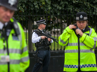 Anglia: Aresztowano dwoje nastolatków podejrzanych o terroryzm