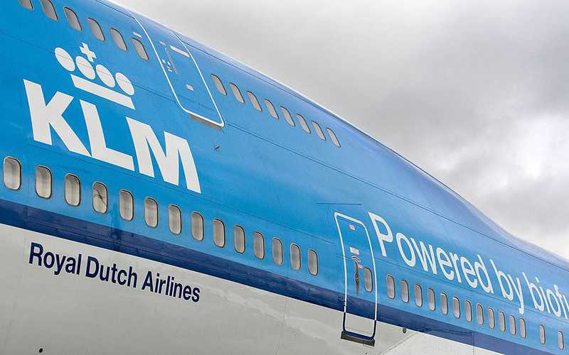Linie KLM ostrzegają, że mogły podawać skażone jedzenie 