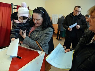 Votes in Poland presidential elections by post for the first time