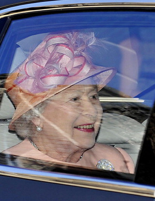 Elżbieta II znów prababcią. Prawnuczka 16. w kolejce do tronu