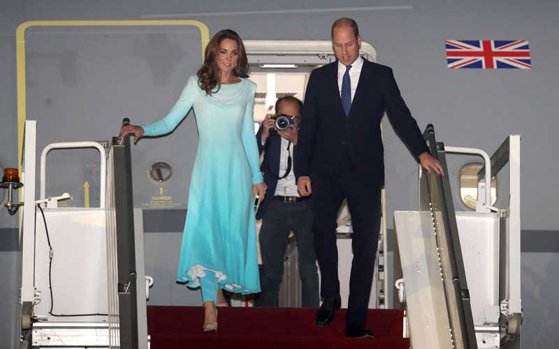 Plane carrying Prince William and Kate forced to abort landing twice amid storms