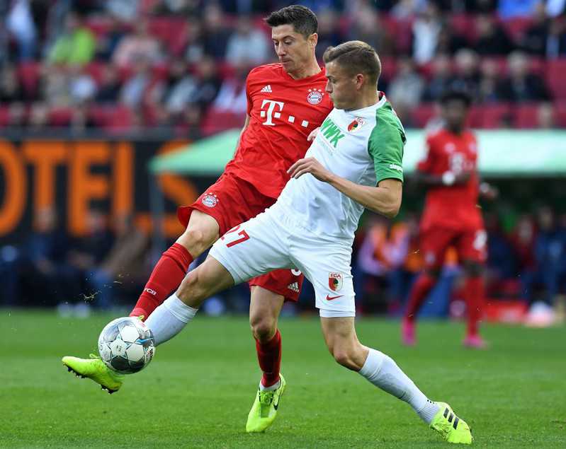 Augsburg 2-2 Bayern Munich: Lewandowski scores again