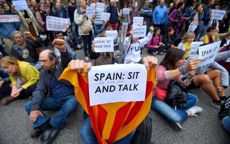 Wielki marsz w Barcelonie przeciw niepodległości Katalonii
