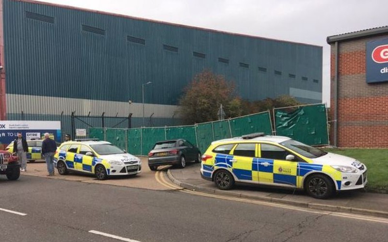 39 bodies found in back of lorry container on Essex industrial estate
