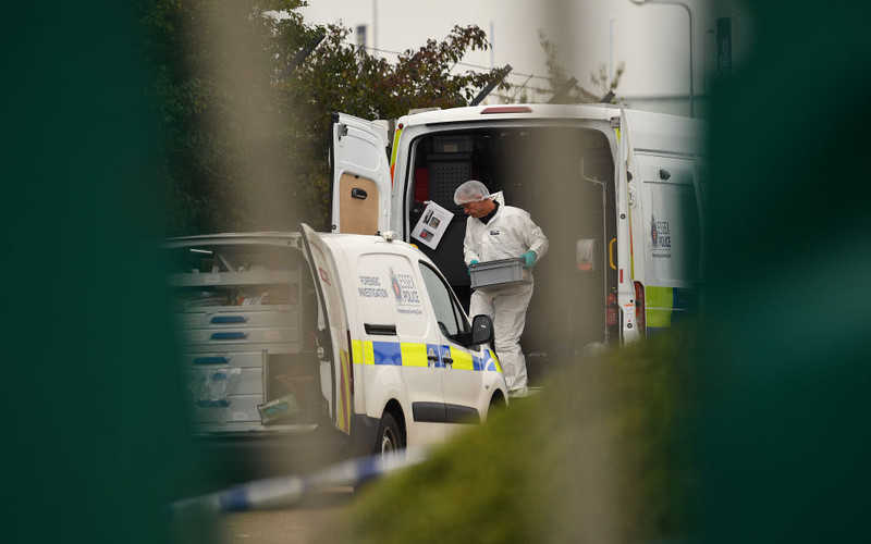 Policja: Ciężarówka, w której odkryto zwłoki, przypłynęła z Belgii