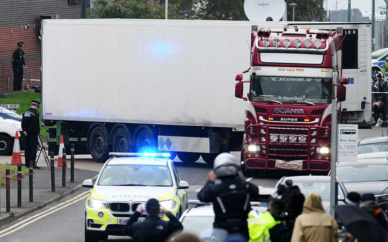 Chińskie media o ciałach w ciężarówce: Brexit ośmiela przemytników ludzi 