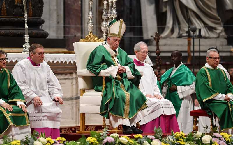 Watykan: Synod za możliwością wyświęcania żonatych stałych diakonów
