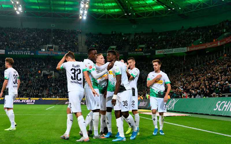 Liga niemiecka: Borussia Moenchengladbach liderem