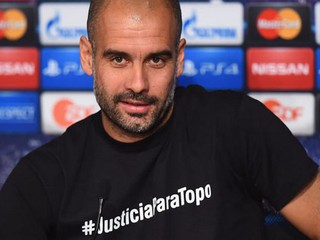 Trener Bayernu ma kłopoty z powodu sloganu na koszulce