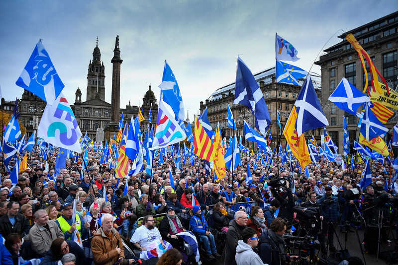 Nicola Sturgeon: "Oddajcie przyszłość Szkocji w ręce Szkocji"