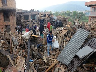 Polscy strażacy niosą pomoc w Dolinie Katmandu
