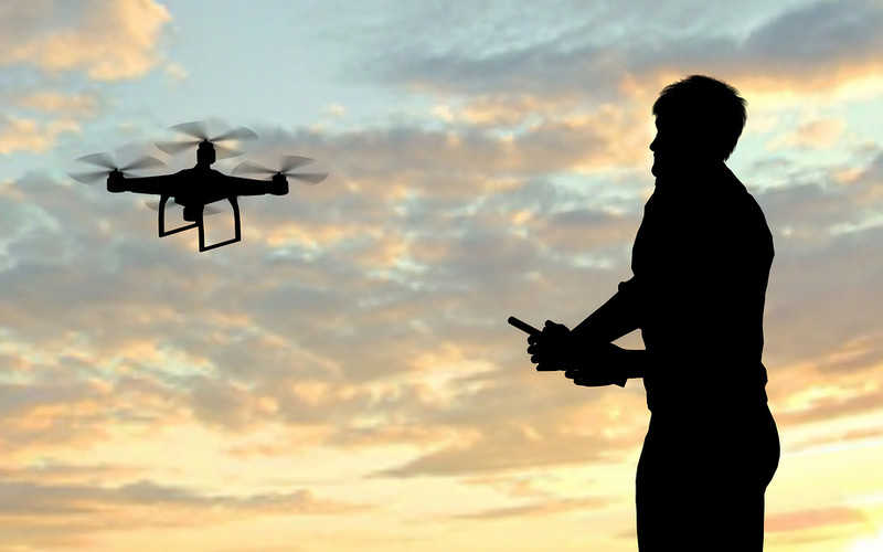 Obowiązkowa rejestracja dronów lub £1 000 kary
