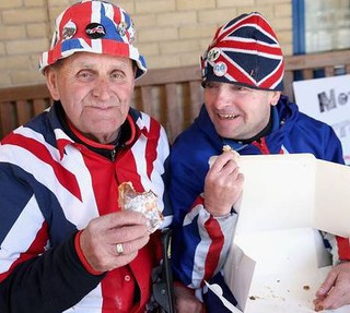 Royal baby: fans rewarded with delivery... of pastries