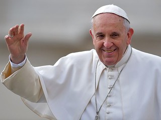Papież: To skandal, że kobiety zarabiają mniej od mężczyzn