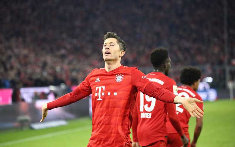 Lewandowski scores brace as Bayern deservedly beat Dortmund