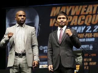 Mayweather vs Pacquiao weigh-in: Manny a pound lighter than Floyd 