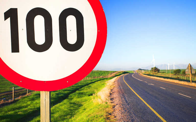 Holandia ograniczy maksymalną prędkość na drogach do 100 km/h