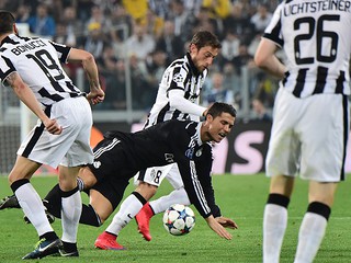 Juventus 2 Real Madrid 1, match report: Inspirational Carlos Tevez gives Juve first leg lead