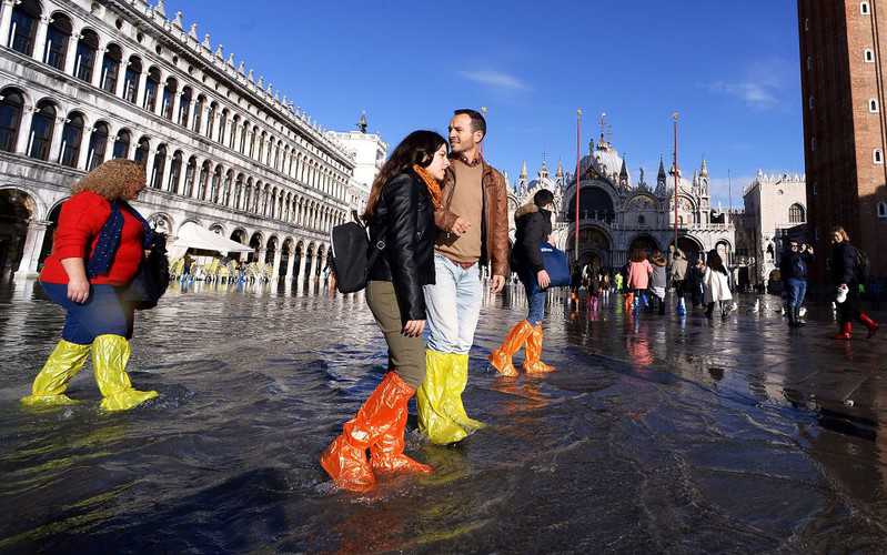 Po trzech powodziach Wenecja wraca do normalnego życia