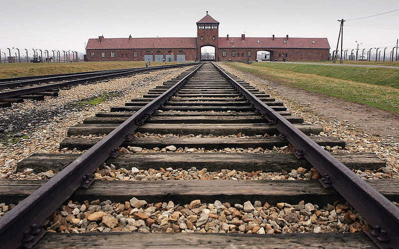 Angela Merkel will visit Auschwitz for the first time