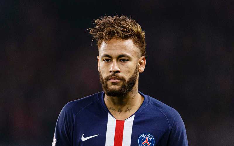 Neymar back for Paris Saint-Germain after a month out
