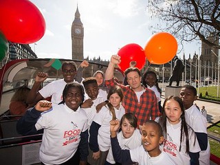 Food Revolution Day: Jamie Olivier walczy o "zdrowe" podatki