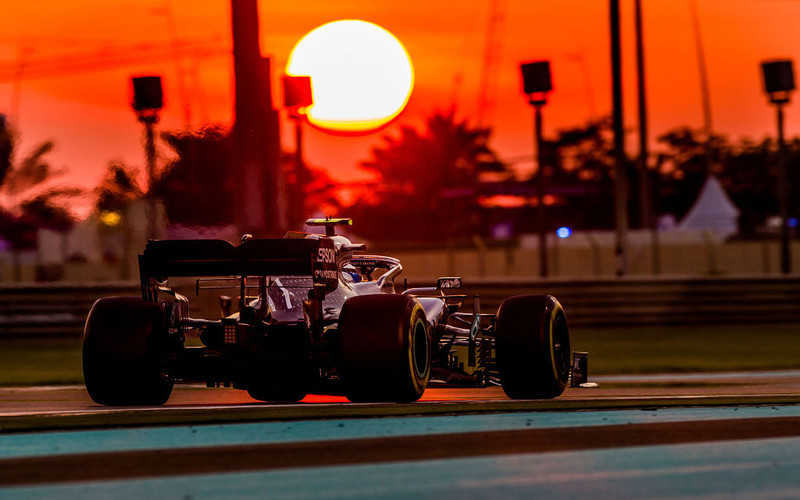Abu Dhabi Grand Prix: Valtteri Bottas top despite bizarre Romain Grosjean crash