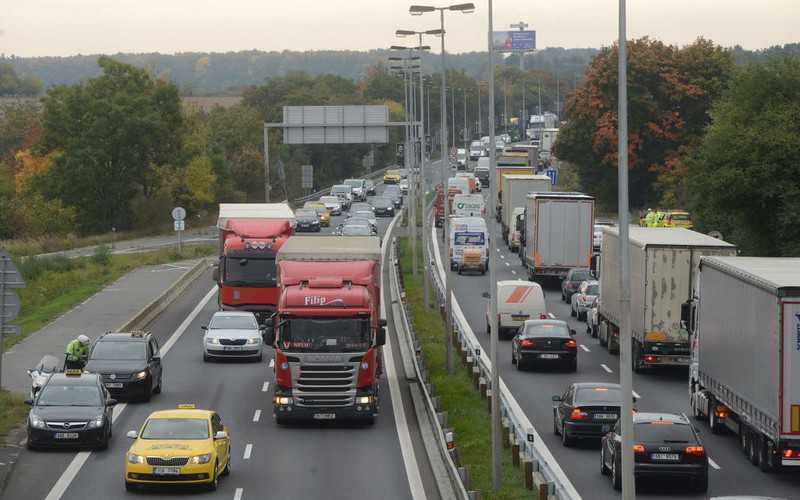 Ruszył nowy system opłat drogowych w Czechach