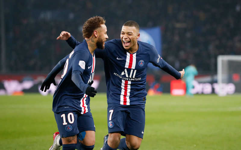 Paris Saint-Germain 2-0 Nantes: Mbappe and Neymar help champions win three in a row